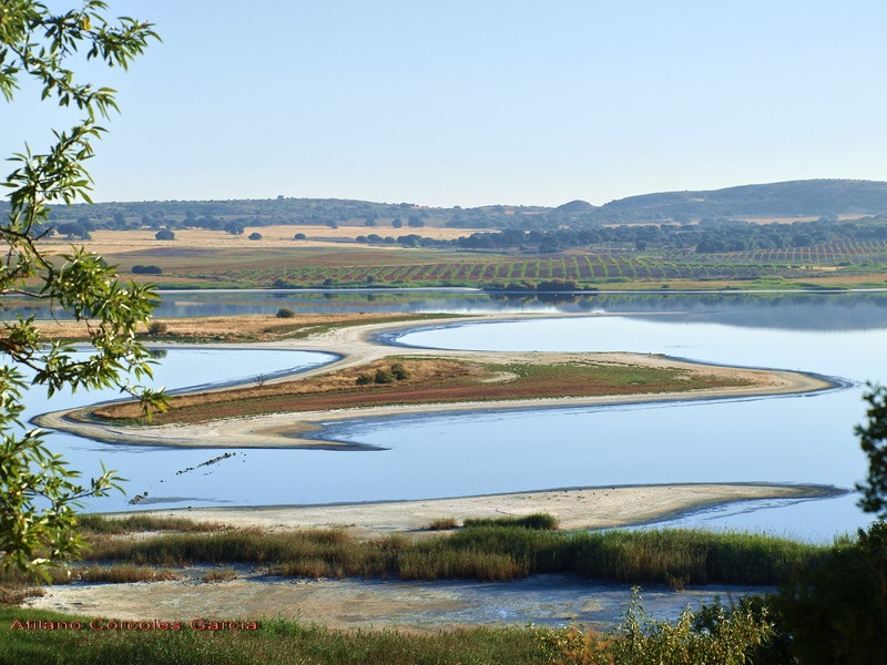 Laguna de Pétrola.