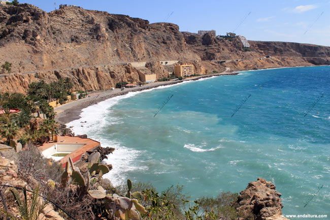 Playa en Enix.