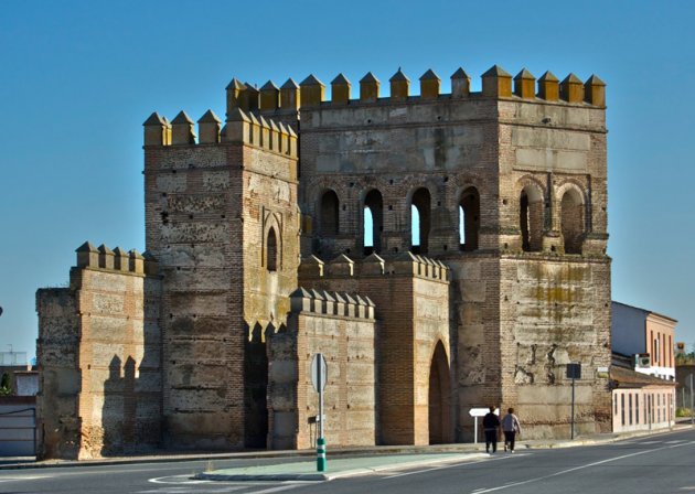 Murallas en Madrigal de las Altas Torres.