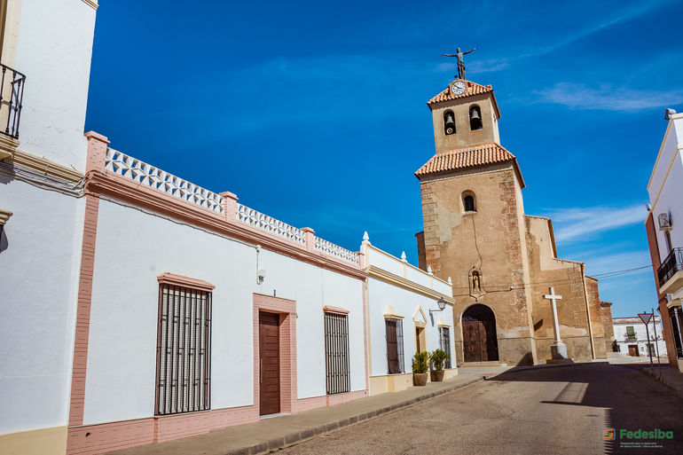 Iglesia en Solana de los Barros.